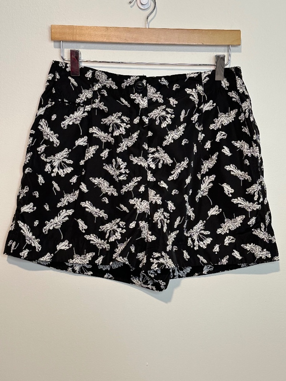 Rag & Bone Black and White Floral Shorts Size 8